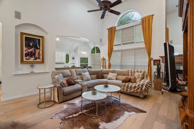 801 Hackberry Ridge Drive, Mckinney, TX 75072