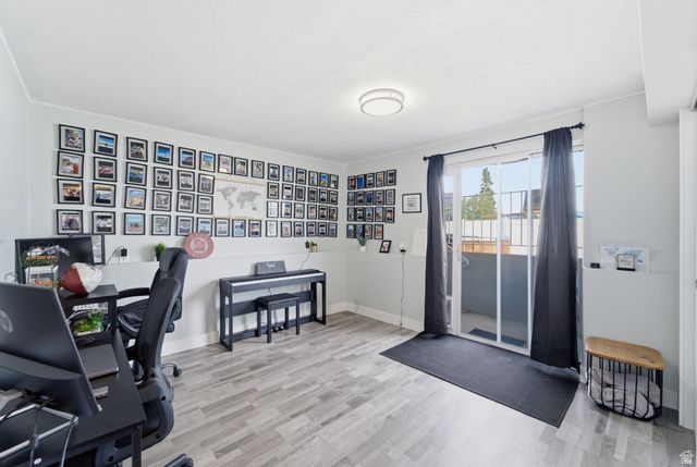 5726 W DALE AMOUR DR, Salt Lake City, UT 84118