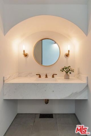 11951 Pinnacle Place, Beverly Hills, CA 90210