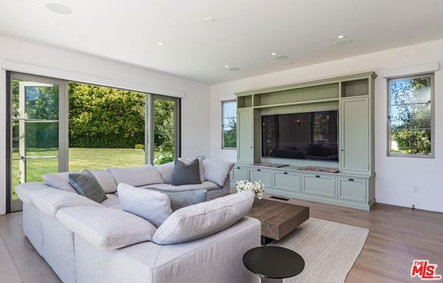 11951 Pinnacle Place, Beverly Hills, CA 90210