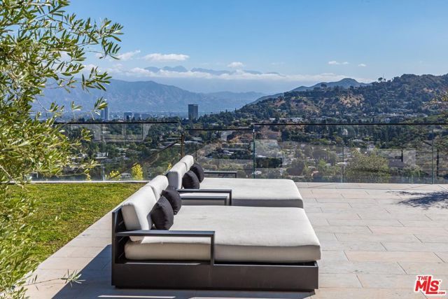 11951 Pinnacle Place, Beverly Hills, CA 90210