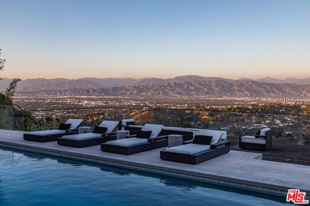 11951 Pinnacle Place, Beverly Hills, CA 90210