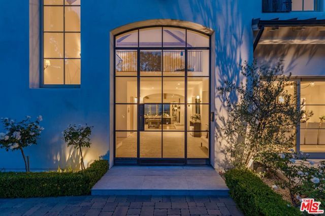 11951 Pinnacle Place, Beverly Hills, CA 90210