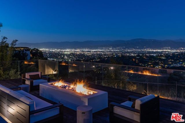 11951 Pinnacle Place, Beverly Hills, CA 90210