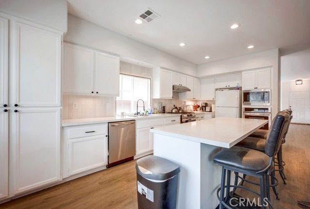 8550 Rolling Hills Drive, Corona, CA 92883