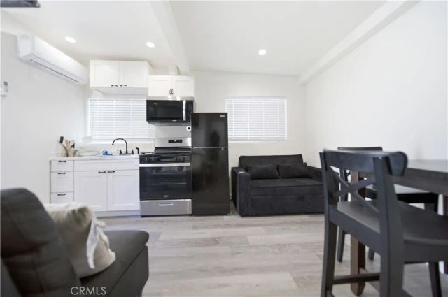 6816 Cerritos Avenue, Long Beach, CA 90805