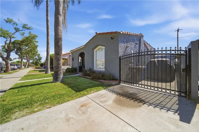 6816 Cerritos Avenue, Long Beach, CA 90805