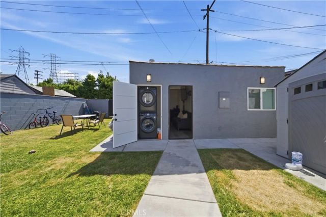 6816 Cerritos Avenue, Long Beach, CA 90805