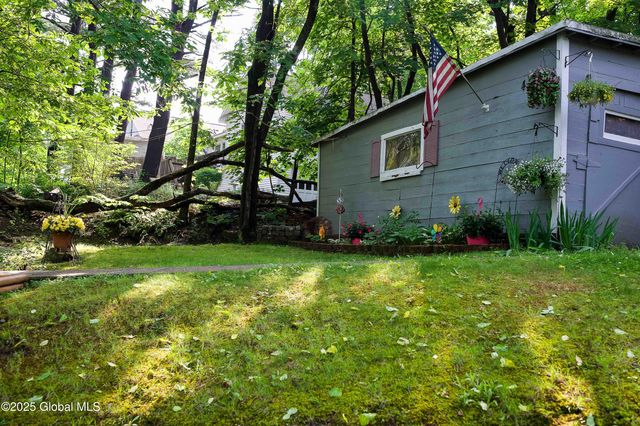 410 Lansing Avenue, Troy, NY 12182