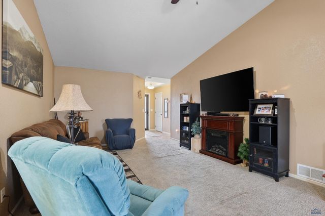 3610 KNUCKLEDUSTER RD, Rapid City, SD 57703