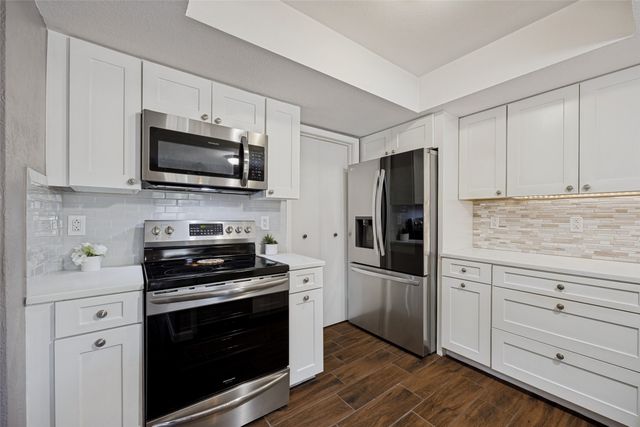 12823 Burninglog Lane, Dallas, TX 75243
