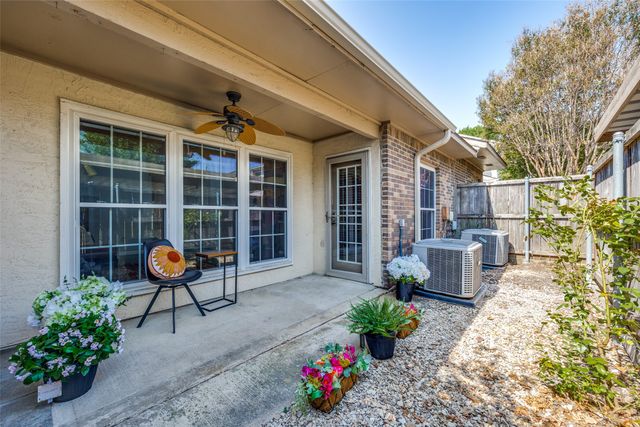 12823 Burninglog Lane, Dallas, TX 75243