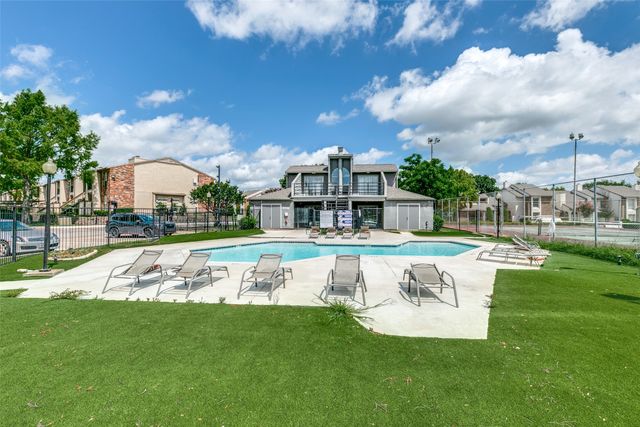 12823 Burninglog Lane, Dallas, TX 75243