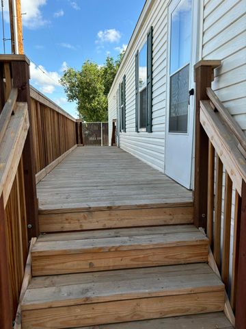 820 S Chinowth Road 102, Visalia, CA 93277