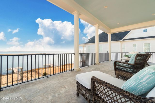 205 Back Street, Newport, NC 28570