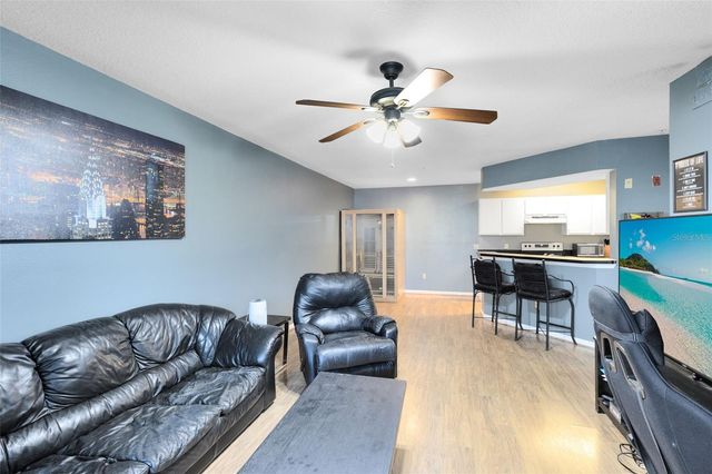 802 CREST PINES DRIVE 824, Orlando, FL 32828