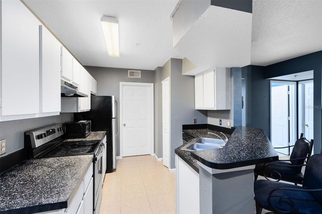 802 CREST PINES DRIVE 824, Orlando, FL 32828