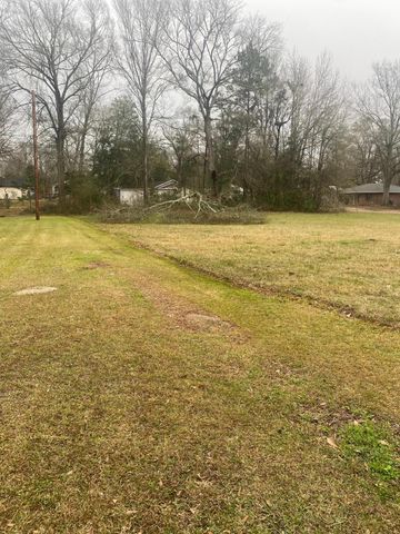 N Frusha Dr, Deridder, LA 70634