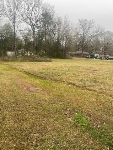 N Frusha Dr, Deridder, LA 70634