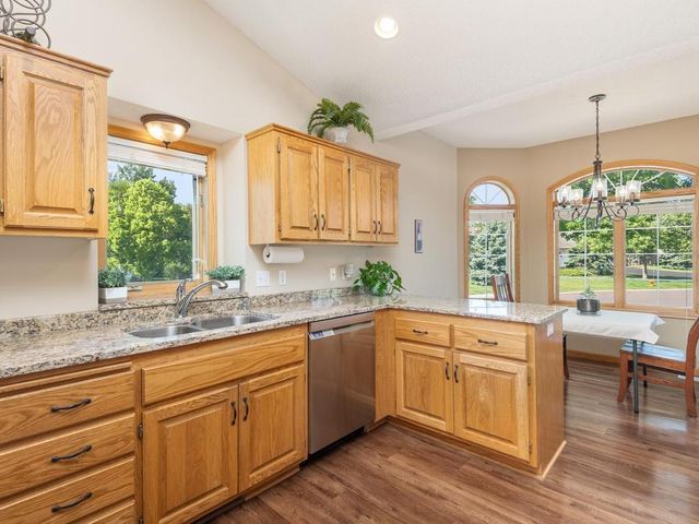 15930 38th Avenue N, Plymouth, MN 55446