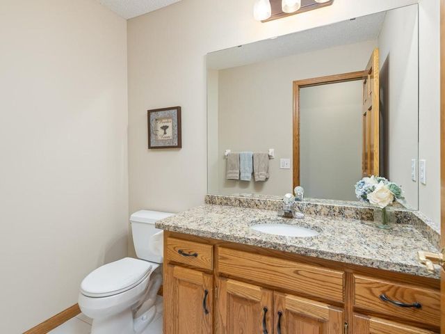 15930 38th Avenue N, Plymouth, MN 55446