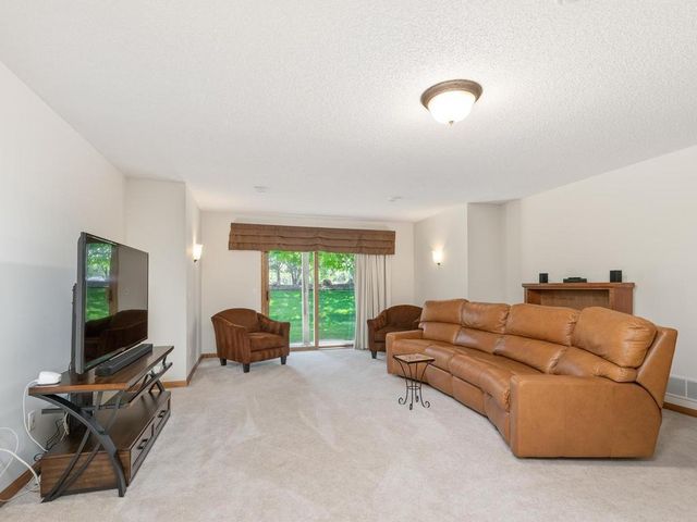 15930 38th Avenue N, Plymouth, MN 55446