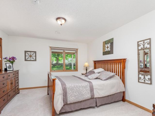 15930 38th Avenue N, Plymouth, MN 55446