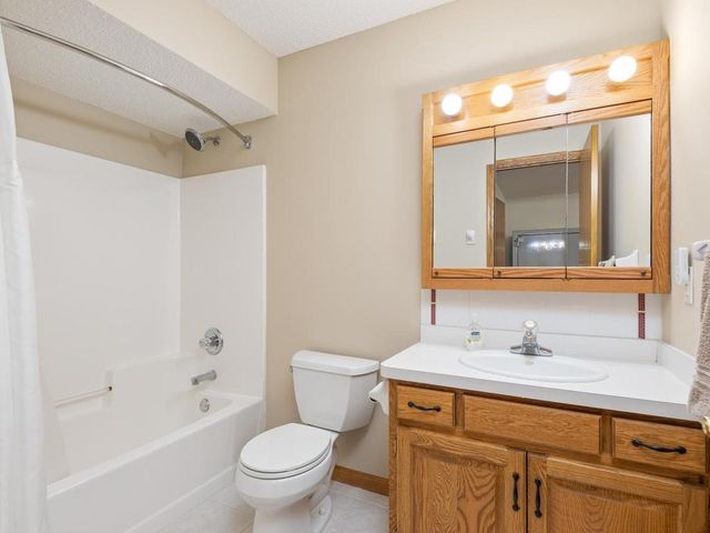 15930 38th Avenue N, Plymouth, MN 55446
