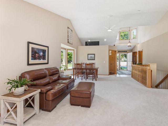 15930 38th Avenue N, Plymouth, MN 55446