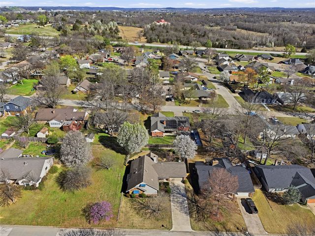1711 Valley Road, Sapulpa, OK 74066