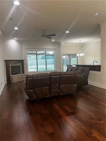 4103 4103 SW STONEWOOD TER, Bentonville, AR 72713