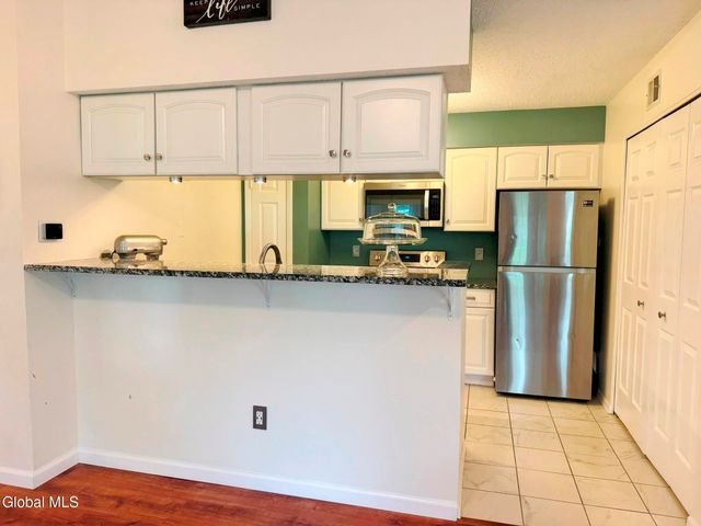 1511 Hampton Place Boulevard, North Greenbush, NY 12180