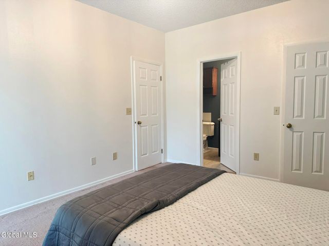 1511 Hampton Place Boulevard, North Greenbush, NY 12180