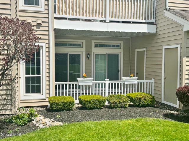 1511 Hampton Place Boulevard, North Greenbush, NY 12180