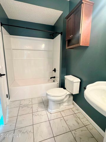 1511 Hampton Place Boulevard, North Greenbush, NY 12180
