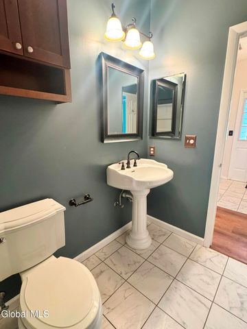 1511 Hampton Place Boulevard, North Greenbush, NY 12180