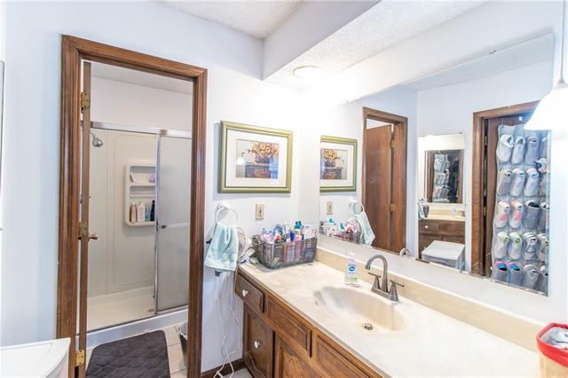 212 SE Mount Vernon Drive, Blue Springs, MO 64014