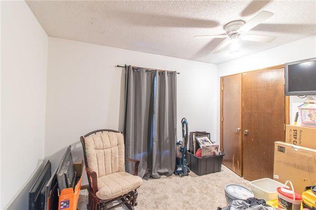 212 SE Mount Vernon Drive, Blue Springs, MO 64014