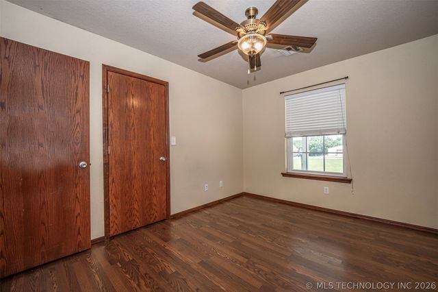 713 Pinewood Trails Drive, Ardmore, OK 73401