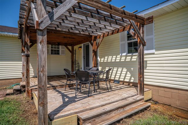 713 Pinewood Trails Drive, Ardmore, OK 73401