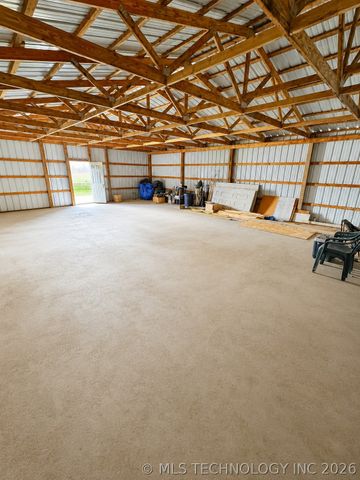713 Pinewood Trails Drive, Ardmore, OK 73401