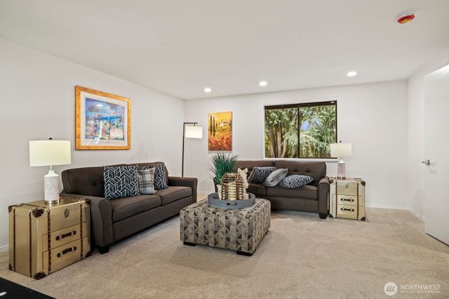 14216 SE 51st Street, Bellevue, WA 98006