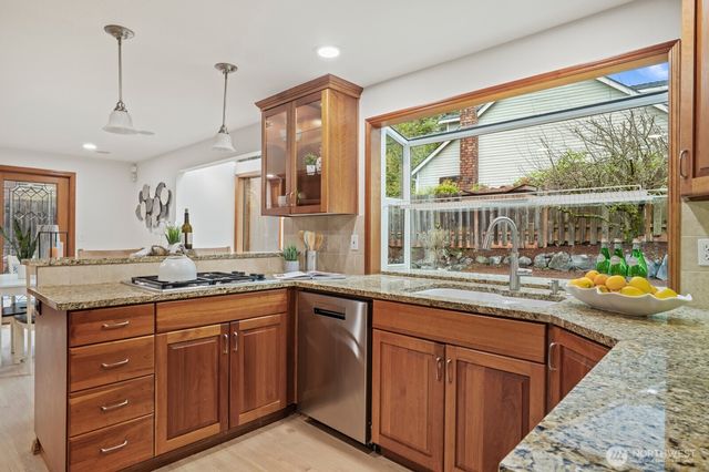 14216 SE 51st Street, Bellevue, WA 98006