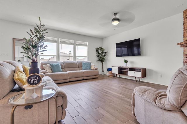 282 Crimson LN, Kyle, TX 78640