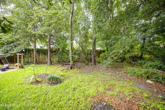 2713 N 6th Street, Ocean Springs, MS 39564