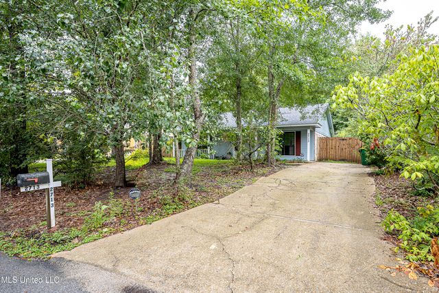 2713 N 6th Street, Ocean Springs, MS 39564