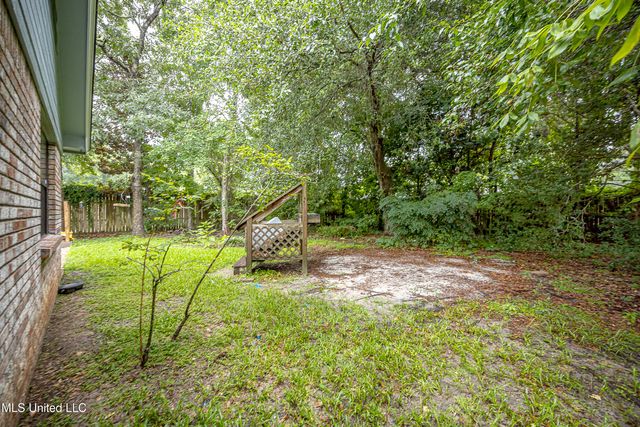 2713 N 6th Street, Ocean Springs, MS 39564