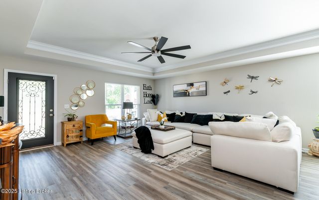 1406 Parkridge Pkwy, Louisville, KY 40214