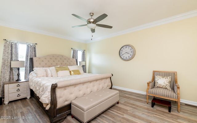 1406 Parkridge Pkwy, Louisville, KY 40214