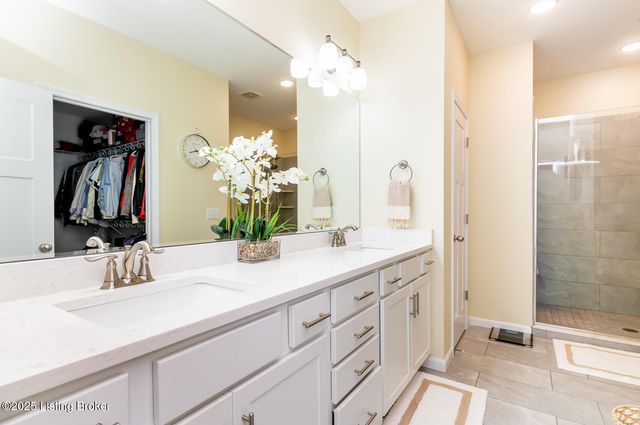 1406 Parkridge Pkwy, Louisville, KY 40214